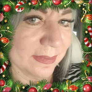 Meet your Posher, Sra paez